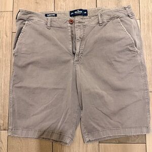 Hollister Men's Tan Flat Front Shorts